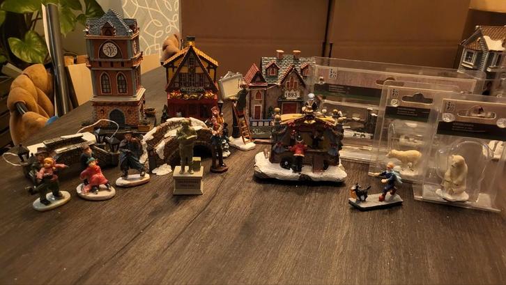 Lemax/Luville Kerstdorp Intratuin - Compleet!, Verzamelen, Poppetjes en Figuurtjes, Zo goed als nieuw, Ophalen of Verzenden