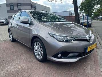 Toyota Auris 1.2T Dynamic vol opties zeer mooie auto