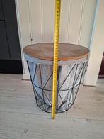 Mand met deksel / bijzettafel, Huis en Inrichting, Tafels | Bijzettafels, Ophalen, Gebruikt, Rond, Industrieel