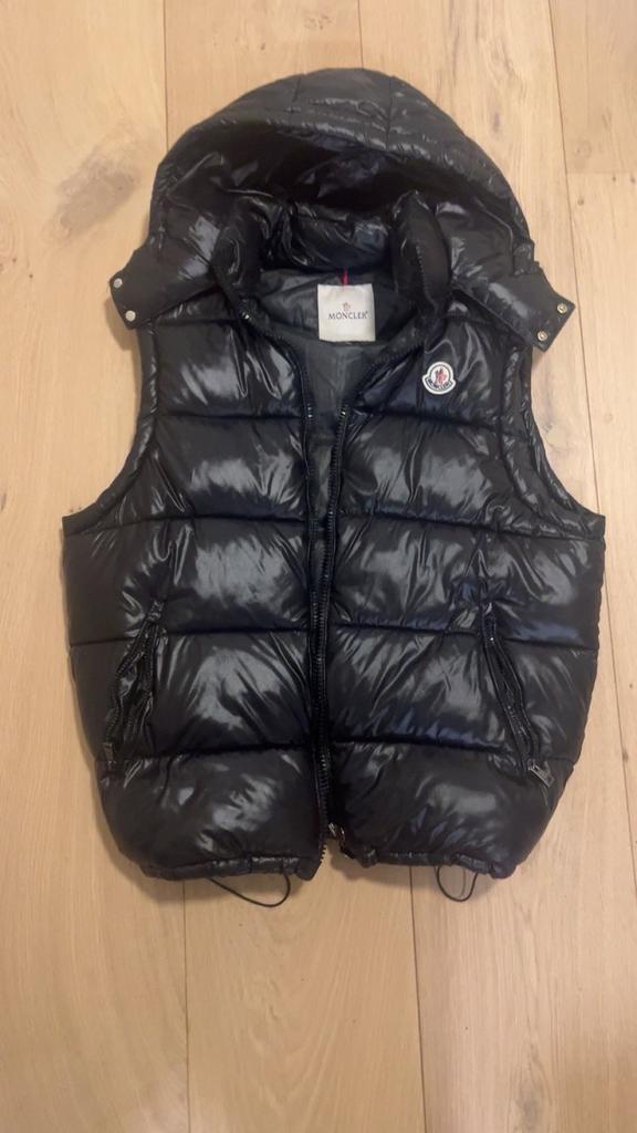 Moncler bodywarmer met nfc maat s/m (chimeze maat xl maar sm, Moncler, Maat 48/50 (M), Zwart, Ophalen of Verzenden