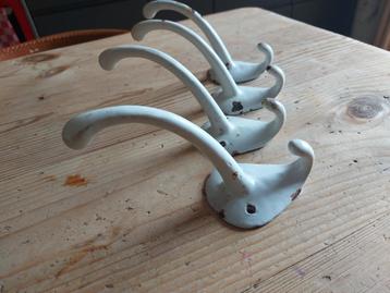 mooie oude kapstokhaken gietijzer beschikbaar voor biedingen