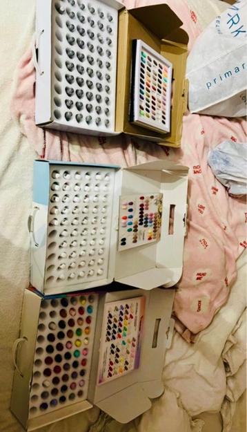 Nagellak gel nieuw 3 dozen beschikbaar voor biedingen