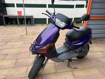 zeer mooie peugeot buxy beschikbaar voor biedingen