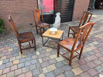 4 Antieke Stoelen met Tafeltje beschikbaar voor biedingen