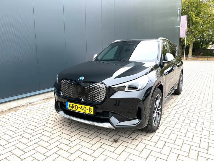 BMW iX1 Edrive20 204pk Pan.dak / 19 inch, Auto's, BMW, Particulier, iX1, 360° camera, ABS, Achteruitrijcamera, Adaptive Cruise Control