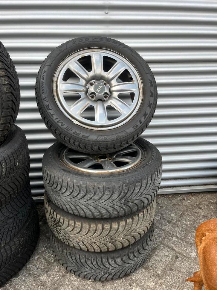 Winterbanden winterset Kia Rio Stonic LMV 6mm, Auto-onderdelen, Banden en Velgen, Banden en Velgen, Winterbanden, 17 inch, 205 mm