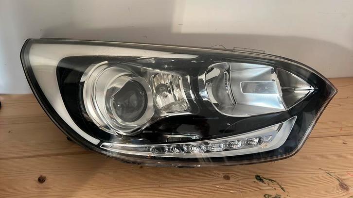 Kia Rio koplamp LED DEFECT!!, Auto-onderdelen, Verlichting, Kia, Gebruikt, Ophalen of Verzenden