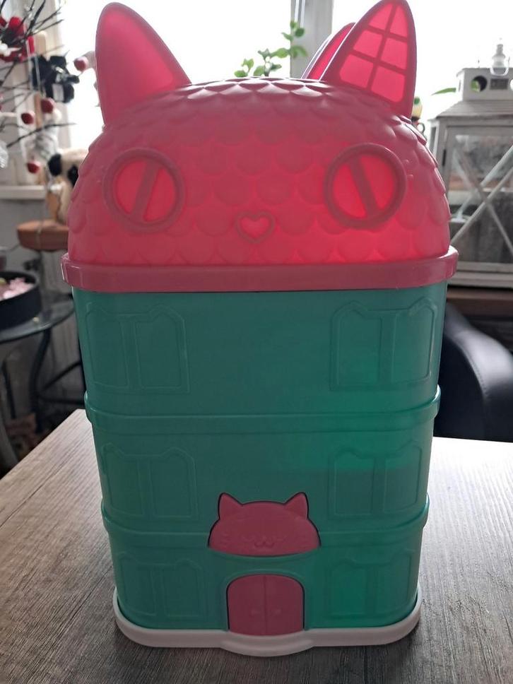 Leuk Poppenhuis in Katvorm, Kinderen en Baby's, Speelgoed | Poppenhuizen, Zo goed als nieuw, Poppenhuis, Ophalen of Verzenden