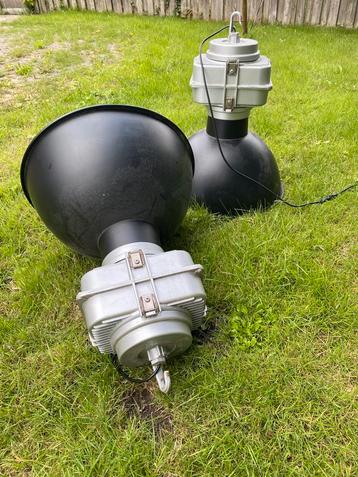 Industriele hanglamp beschikbaar voor biedingen