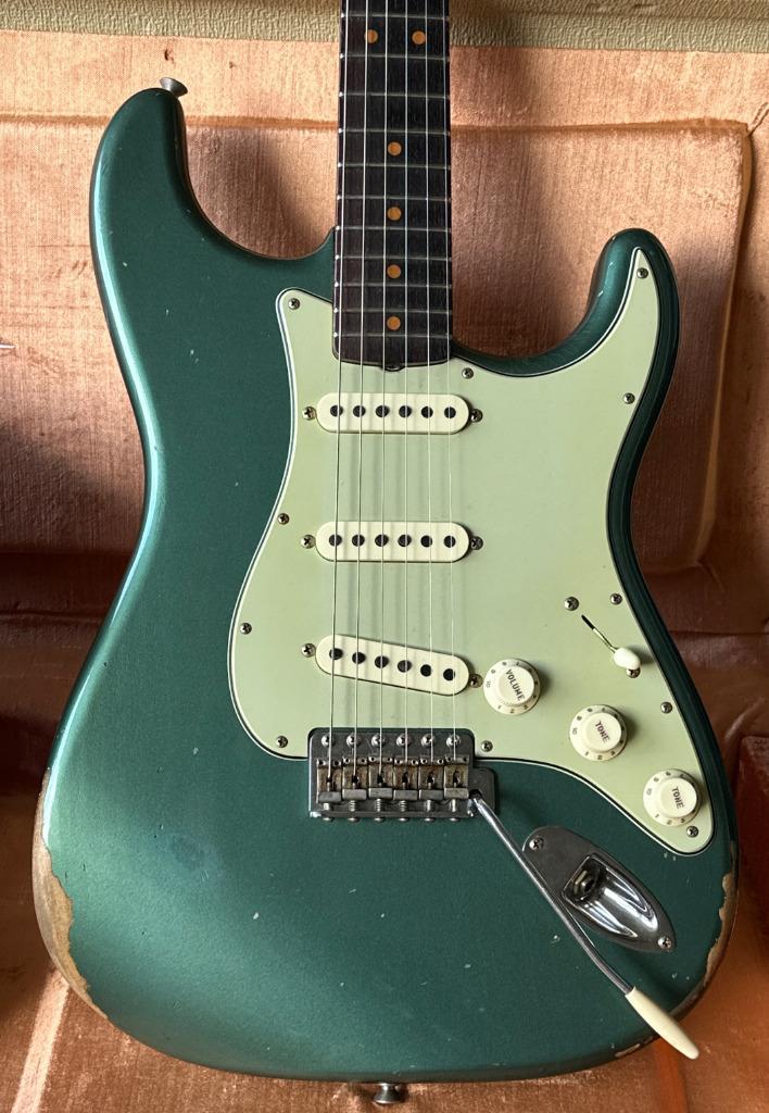 2023 Fender Stratocaster 1963 Relic Roasted Neck Custom Shop, Muziek en Instrumenten, Snaarinstrumenten | Gitaren | Elektrisch