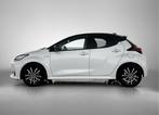 Toyota Yaris 1.5 Hybrid Style | Leder | (bj 2021, automaat), Auto's, 12 maanden, Gebruikt, Wit, 1490 cc