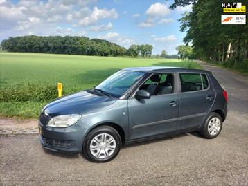 Skoda FABIA 1.2 Go , Stoelverwarming,Airco...Nieuwe Apk ! in beschikbaar voor biedingen