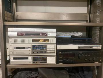 6 delige stereo aparatuur beschikbaar voor biedingen