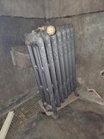 Oude Gietijzeren Radiator, Doe-het-zelf en Verbouw, Verwarming en Radiatoren, Ophalen, 30 tot 80 cm, Gebruikt, Radiator