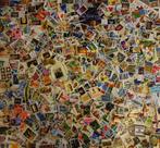 Wereld Kilowaar 2, Postzegels en Munten, Postzegels | Volle albums en Verzamelingen, Verzenden, Buitenland