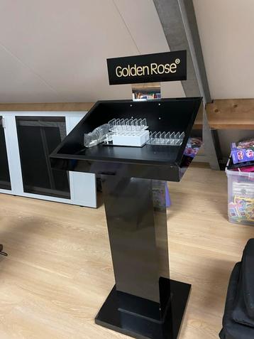 Golden Rose Displaystand beschikbaar voor biedingen