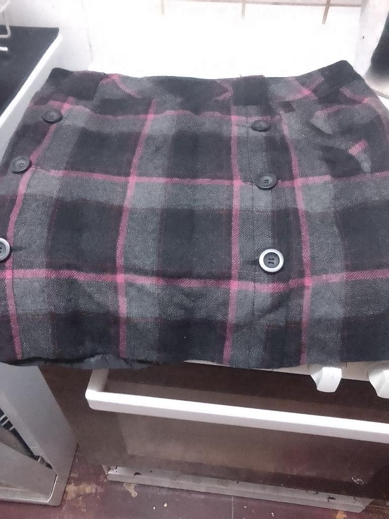 wollen rok, Ophalen of Verzenden, Zo goed als nieuw, Maat 42/44 (L), Onder de knie