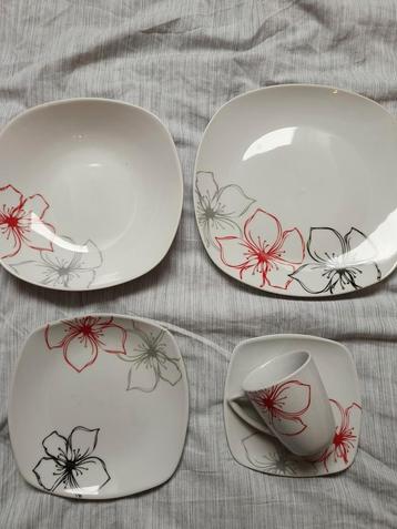CreaTable servies, 6 stuks van alles  beschikbaar voor biedingen