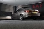 Alfa Romeo GIULIA 2.0T Sport / AUT / Open Panoramadak / Navi, Automaat, 745 kg, Achterwielaandrijving, 4 cilinders