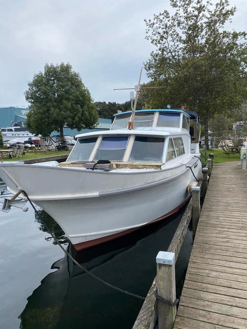 Mooi dubbelschroefs Jacht(project), Watersport en Boten, Motorboten en Motorjachten, Gebruikt, Hout, 9 tot 12 meter, Diesel, Binnenboordmotor