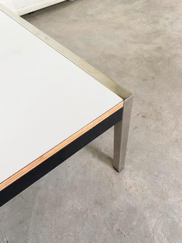 Vintage design coffeetable beschikbaar voor biedingen