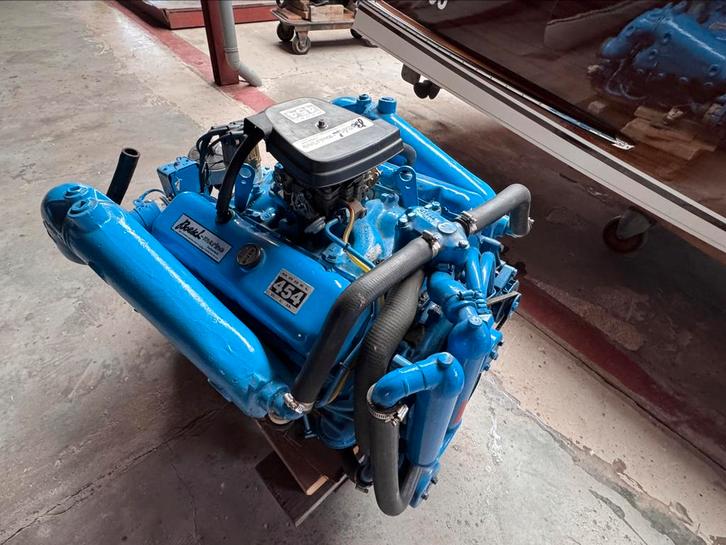 GM V8 7.4L RH Big Block Marine Engine with Velvet 72C gear, Watersport en Boten, Bootonderdelen, Zo goed als nieuw, Motor en Techniek