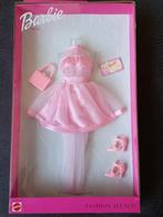 Barbie Fashoin Avenue Kledingset NRFB 2000, Verzamelen, Ophalen of Verzenden, Nieuw, Kleertjes