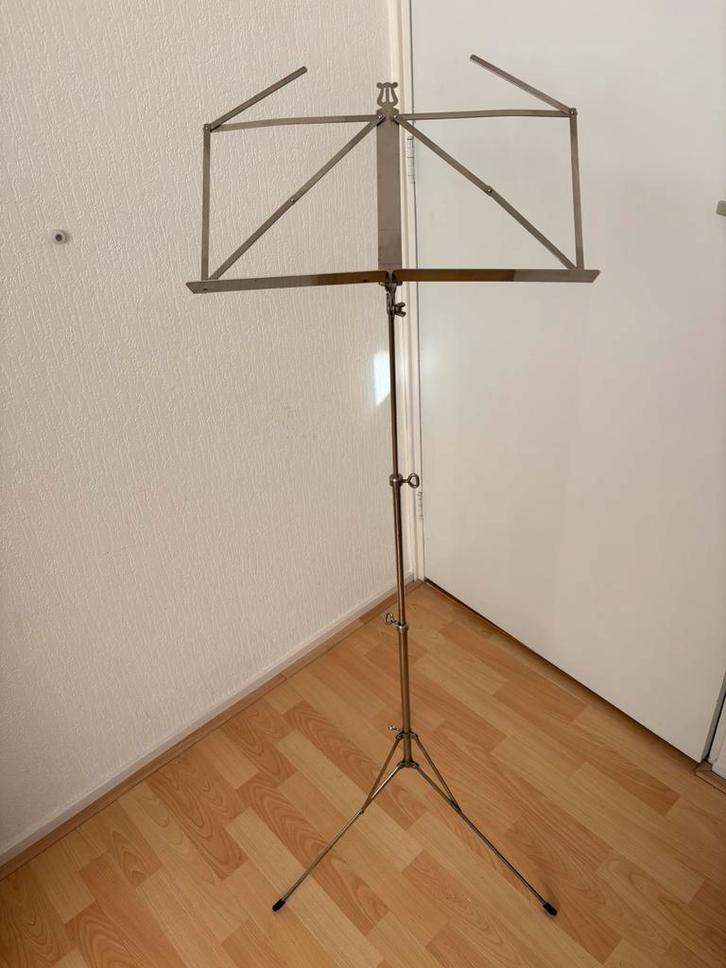 Muziekstandaard voor € 5,00, Muziek en Instrumenten, Standaards, Gebruikt, Muziekstandaard, Ophalen of Verzenden