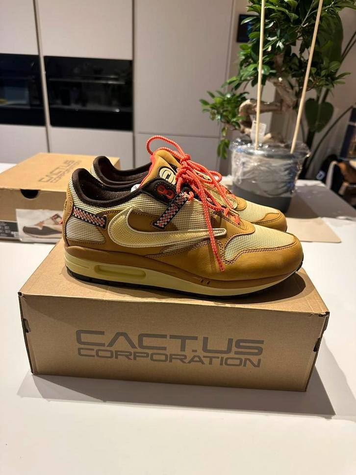 Nike Air max 1 Travis scott EU 44 / US 10, Kleding | Heren, Schoenen, Zo goed als nieuw, Overige kleuren, Ophalen of Verzenden