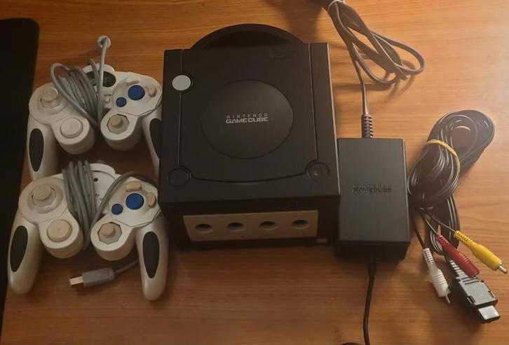 Zwarte Gamecube met kabels (2x gratis controllers), Spelcomputers en Games, Spelcomputers | Nintendo GameCube, Gebruikt, Zwart