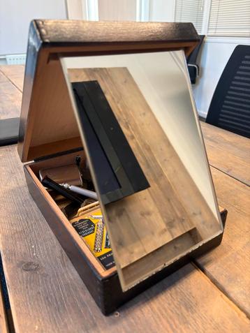 Retro Scheerkist met Spiegel & Scheergerei beschikbaar voor biedingen