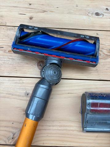 Dyson v8 compleet matige accu beschikbaar voor biedingen