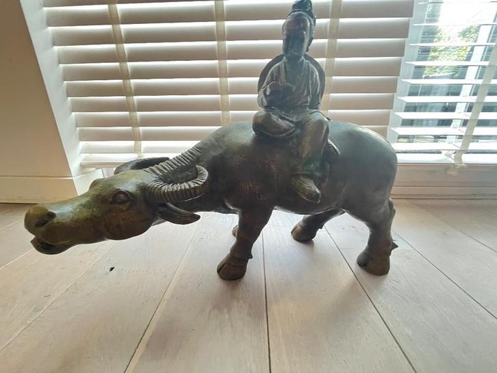 Zwaar Aziatisch beeld ca.12 kg. Buffel met leerling/ herder, Antiek en Kunst, Kunst | Beelden en Houtsnijwerken, Ophalen