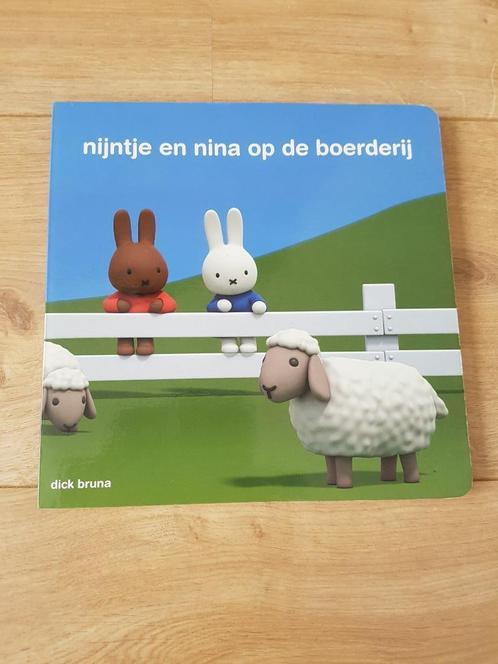 Kartonnen boekje. Nijntje en Nina op de boerderij. Dick Brun, Boeken, Kinderboeken | Jeugd | onder 10 jaar, Zo goed als nieuw