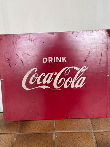Vintage ijzeren Coca-Cola Reclamebord beschikbaar voor biedingen