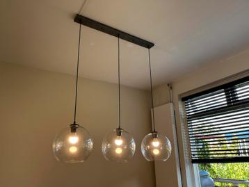 Hanglampen met doorzichtige glazen en een diameter 30cm beschikbaar voor biedingen