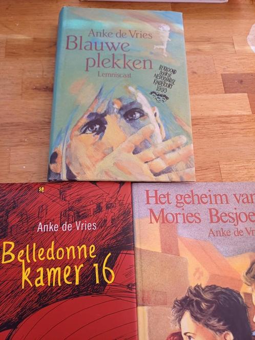 Kijk op ANKE DE VRIES . Zie de foto's., Boeken, Kinderboeken | Jeugd | 10 tot 12 jaar, Zo goed als nieuw, Ophalen of Verzenden