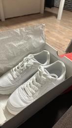 Schoenen, Ophalen of Verzenden, Zo goed als nieuw, Schoenen