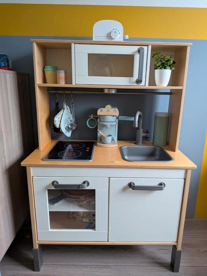Speelkeukentje met accessoires, Kinderen en Baby's, Speelgoed | Speelkeukens, Gebruikt, Speelkeuken, Hout, Ophalen of Verzenden