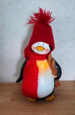 Pinguïn beeldje met ski's, stoffen muts en sjaal  22 cm hoog, Ophalen of Verzenden, Zo goed als nieuw