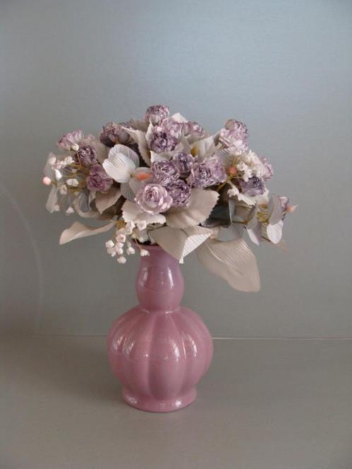 Vaasje met kunstbloemen, Huis en Inrichting, Woonaccessoires | Vazen, Zo goed als nieuw, Overige kleuren, Minder dan 50 cm, Aardewerk of Porselein