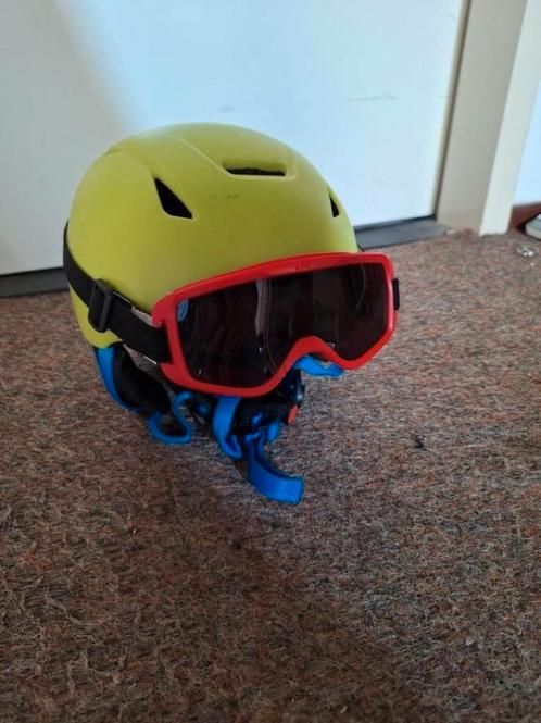 Ski snowboard helm crivit groen incl bril incl doos

Kinderh, Sport en Fitness, Skiën en Langlaufen, Zo goed als nieuw, Overige typen