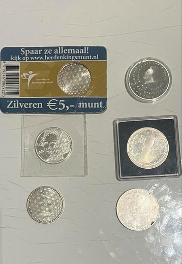 Zilveren tientjes en vijfjes beschikbaar voor biedingen