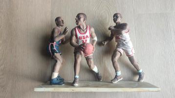 Uniek Basketbal beeld B-bal statue beeld 25cm hoog NBA beschikbaar voor biedingen