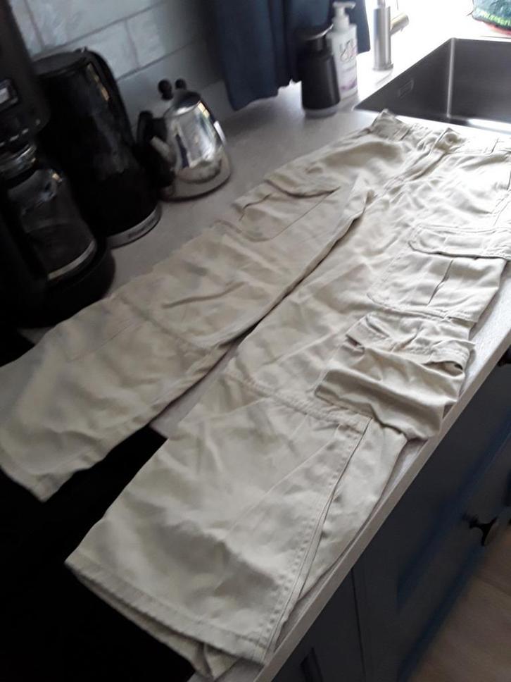 Erg mooie nette ecru-lichtbeige broek wijd model maat 134, Kinderen en Baby's, Kinderkleding | Maat 134, Zo goed als nieuw, Meisje