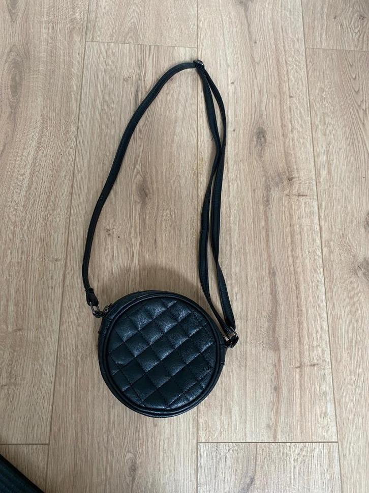 Ronde leren zwarte handtas dames tas klein tasje schoudertas, Sieraden, Tassen en Uiterlijk, Tassen | Damestassen, Zo goed als nieuw