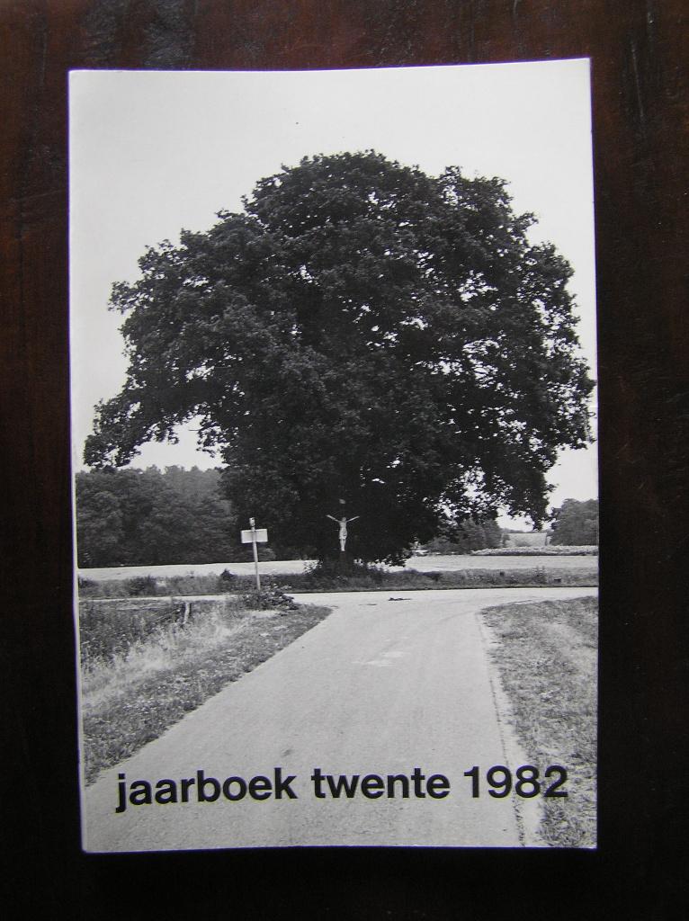 Jaarboek Twente 1982. Nr. 21, Boeken, Geschiedenis | Stad en Regio, Zo goed als nieuw, Ophalen of Verzenden