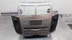 Radio Toyota Yaris II (P9) (2005-08/2012-12) 861200D210, Gebruikt, Ophalen of Verzenden, Toyota