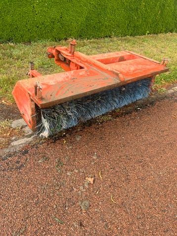 Nette en goede aanbouwbezem voor een Goldoni tuinfrees beschikbaar voor biedingen