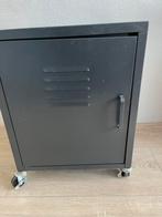 Zwarte metalen ( nacht) kastje op wieltjes., Ophalen of Verzenden, Minder dan 45 cm, Minder dan 55 cm